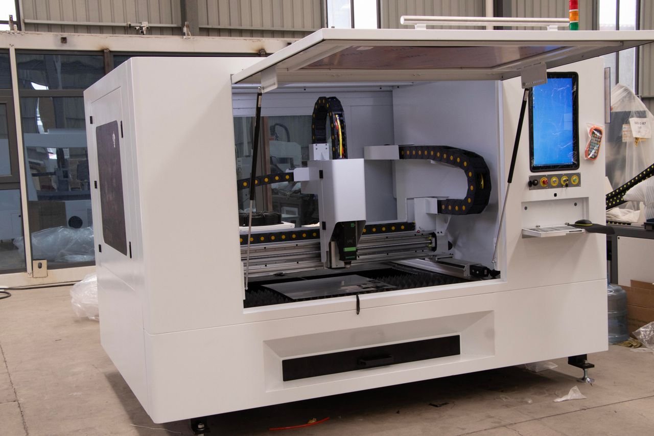 Mastering the First Impression: Your intriguing post title goes here Advanced CNC machine in a manufacturing facility showcasing modern industrial technology.
